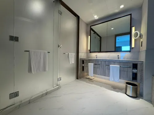 2 Bedrooms Apartment in Address Harbour Point Tower 2