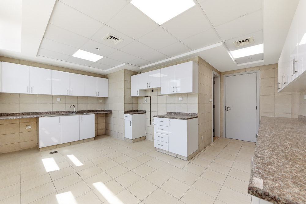 3 Bedrooms Apartment in Al Fahad Tower 2