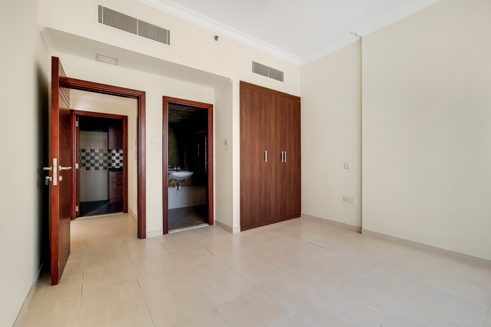 2 Bedrooms Apartment in Art 8