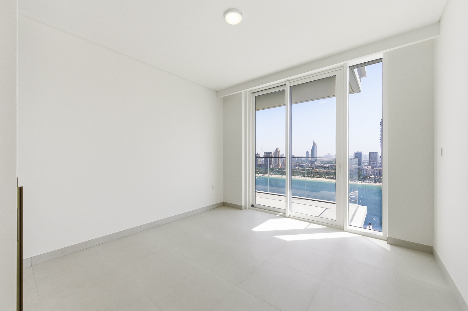 2 Bedrooms Apartment in Beach Mansion Tower 1