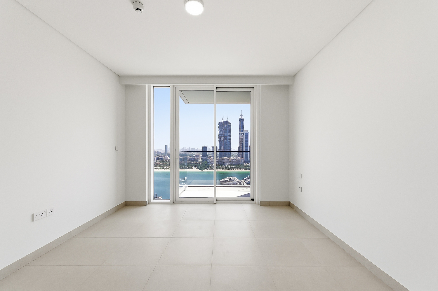 2 Bedrooms Apartment in Beach Mansion Tower 1