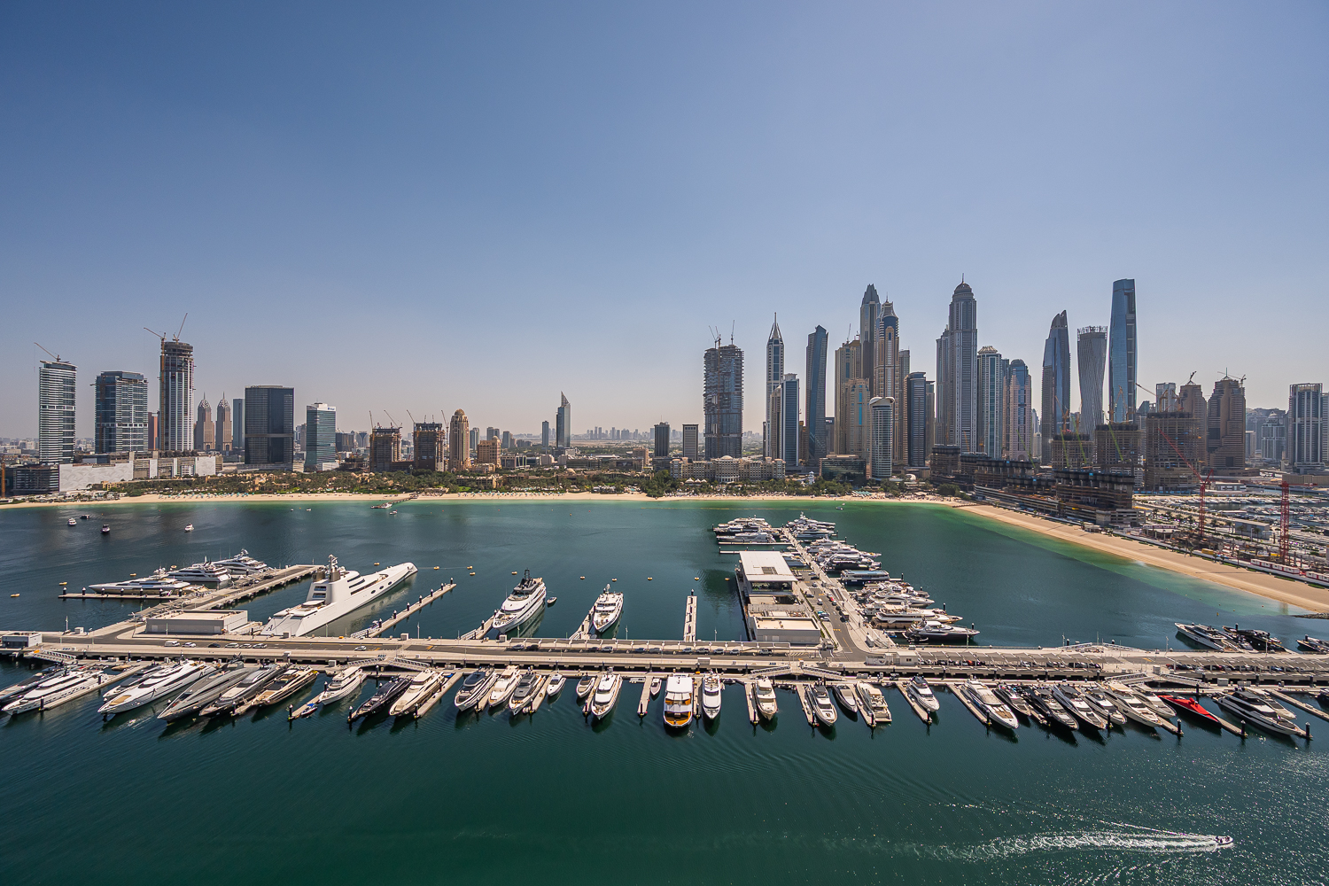 2 Bedrooms Apartment in Beach Mansion Tower 1