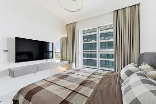 2 Bedrooms Apartment in Beach Isle Tower 1