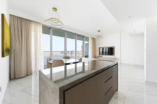 2 Bedrooms Apartment in Beach Isle Tower 1