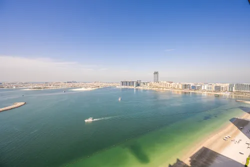 2 Bedrooms Apartment in Beach Isle Tower 1