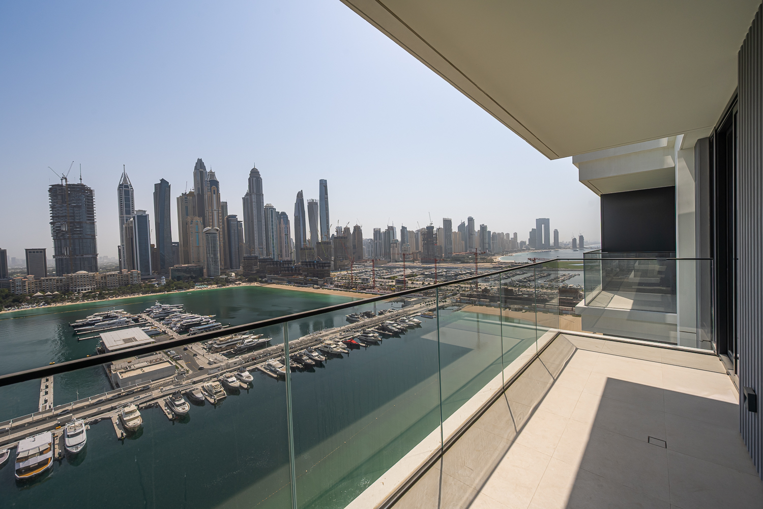 2 Bedrooms Apartment in Beach Mansion Tower 1