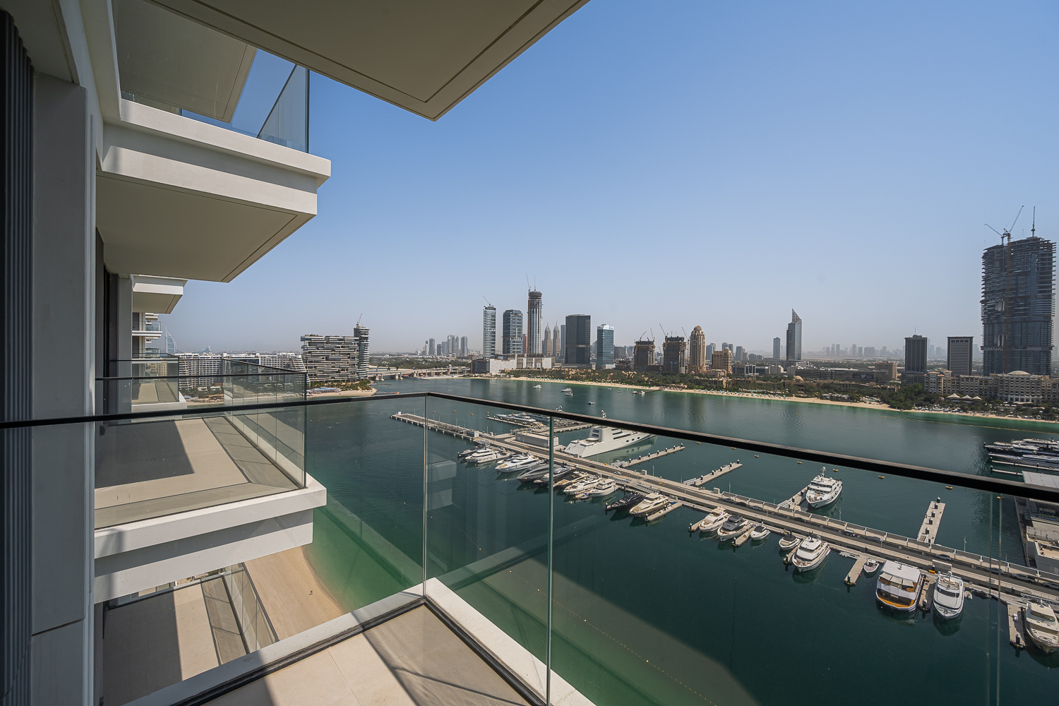 2 Bedrooms Apartment in Beach Mansion Tower 1