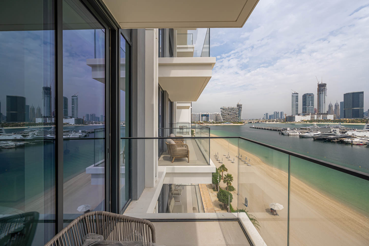 2 Bedrooms Apartment in Beach Mansion Tower 1