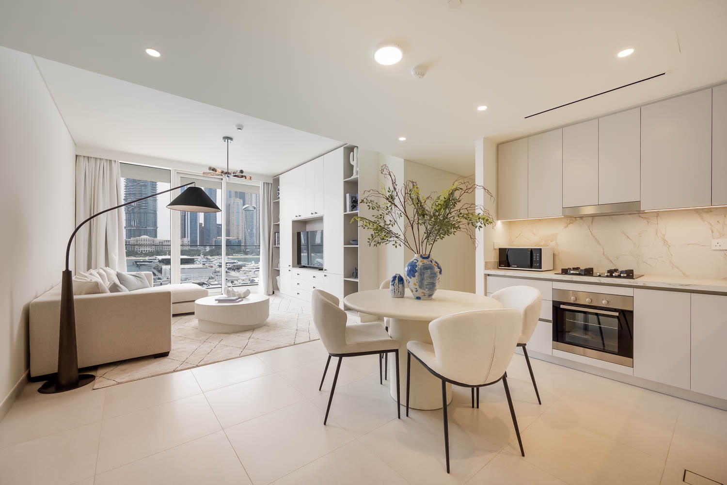 2 Bedrooms Apartment in Beach Mansion Tower 1