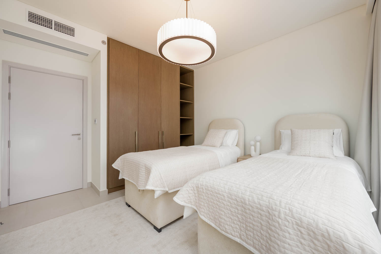 2 Bedrooms Apartment in Beach Mansion Tower 1