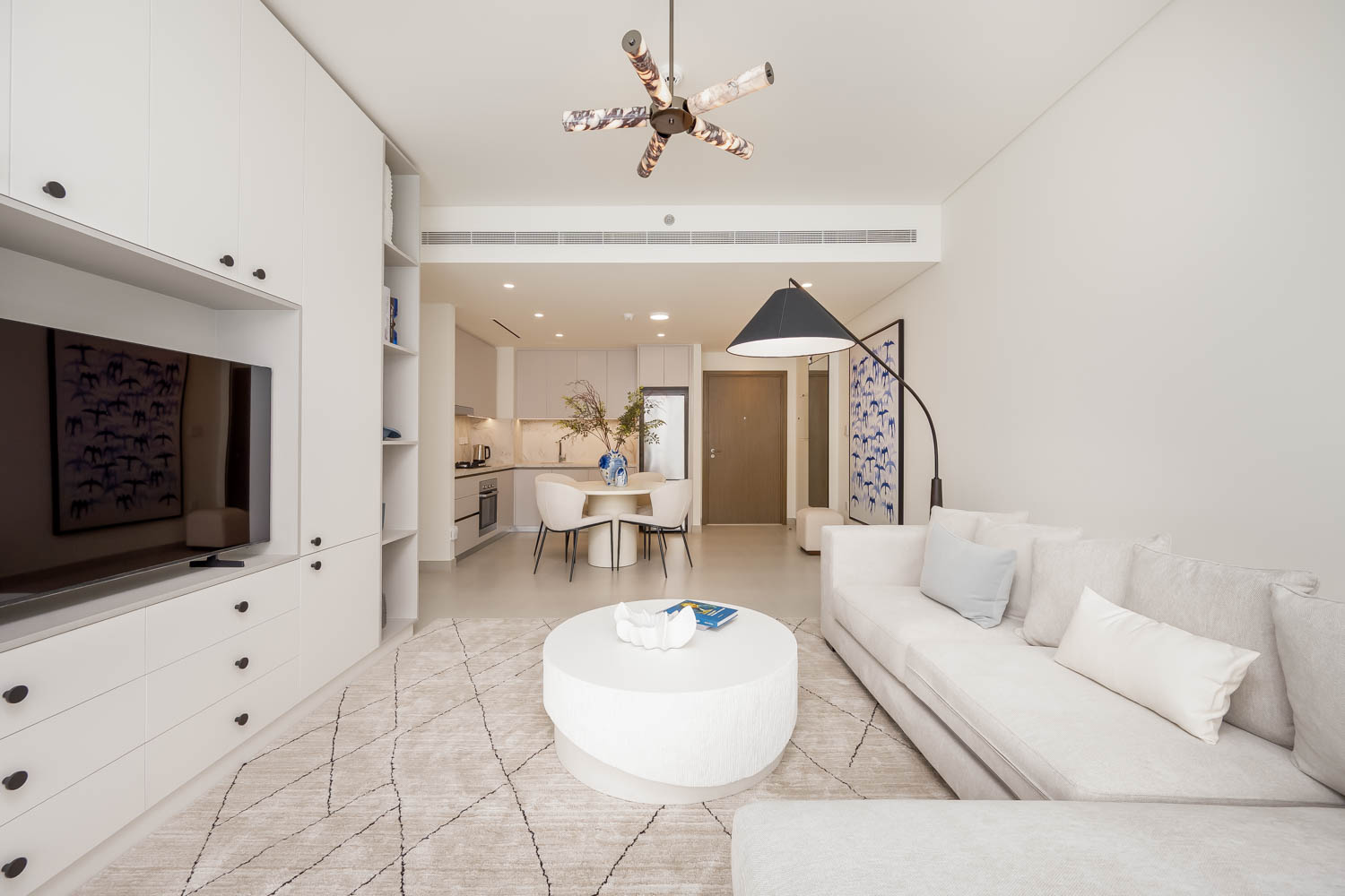 2 Bedrooms Apartment in Beach Mansion Tower 1