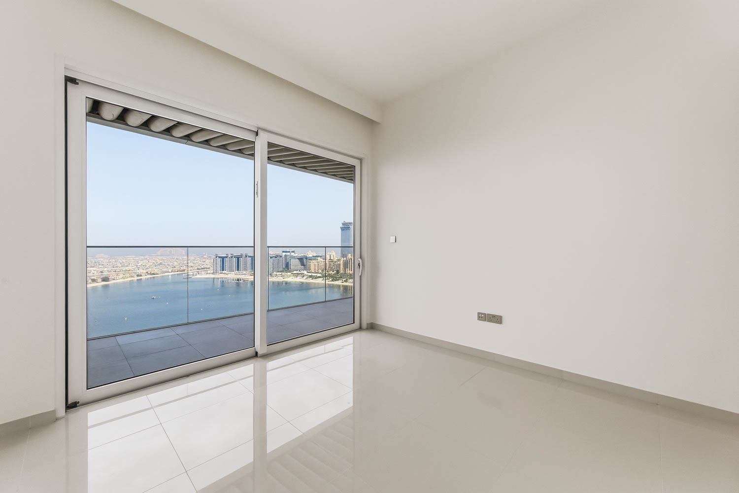 2 Bedrooms Apartment in Grand Bleu Tower 1