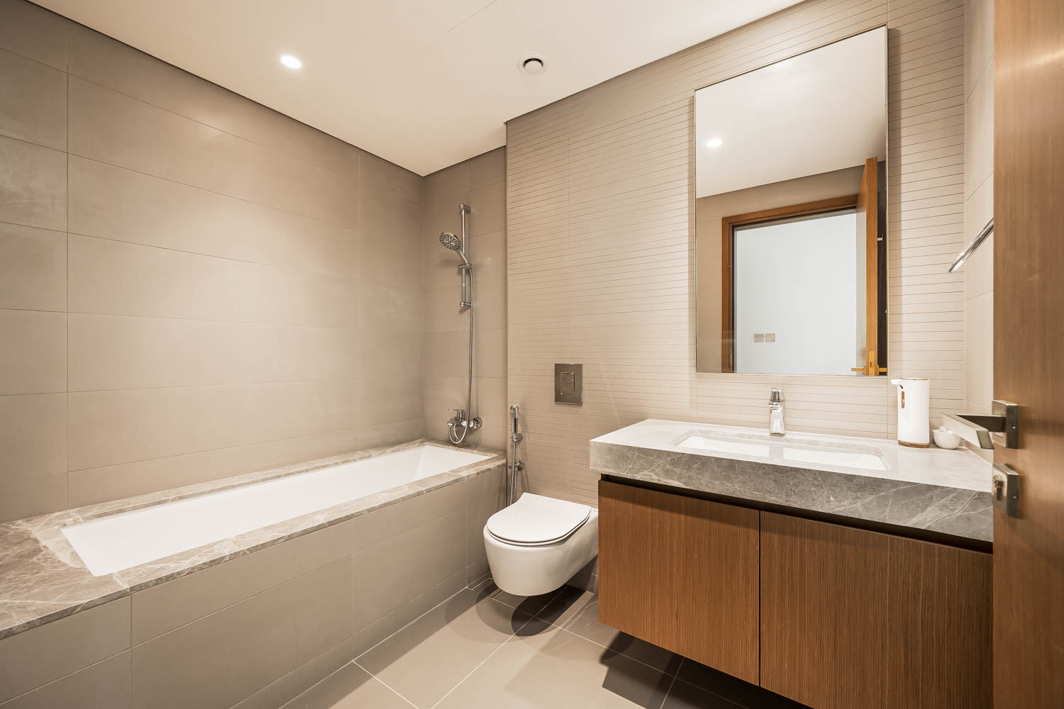 2 Bedrooms Apartment in Grand Bleu Tower 1