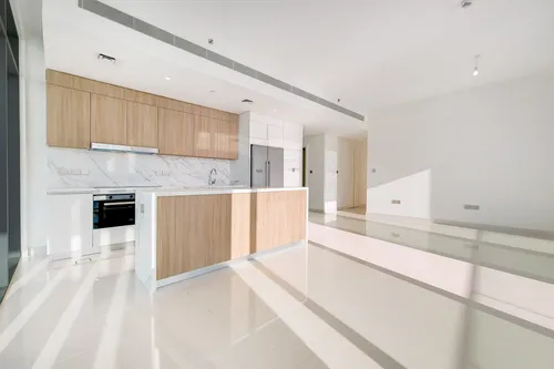 3 Bedrooms Apartment in Beach Vista