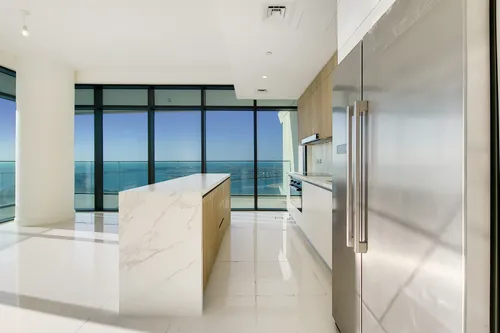 3 Bedrooms Apartment in Beach Vista