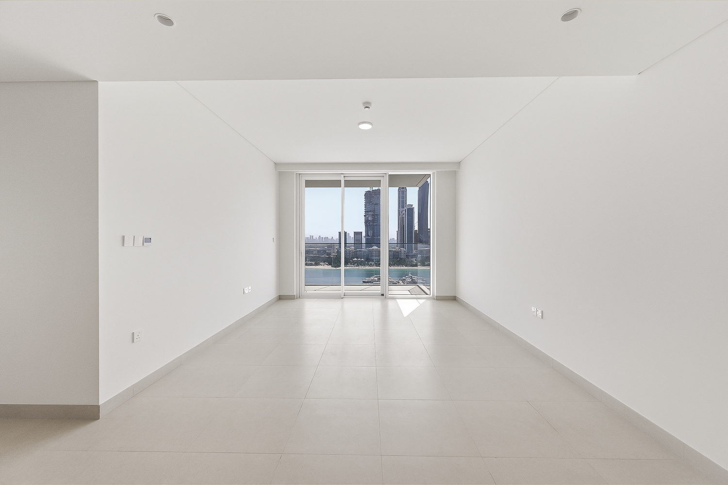 2 Bedrooms Apartment in Beach Mansion Tower 1