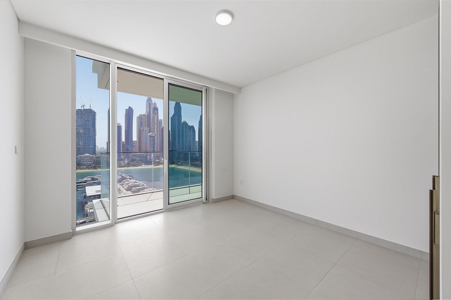 2 Bedrooms Apartment in Beach Mansion Tower 1