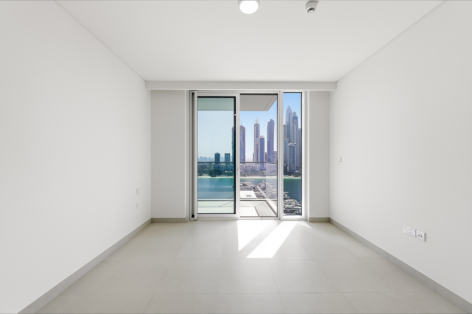 2 Bedrooms Apartment in Beach Mansion Tower 1