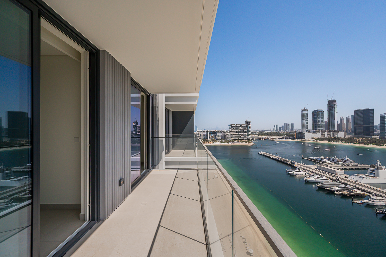 2 Bedrooms Apartment in Beach Mansion Tower 1