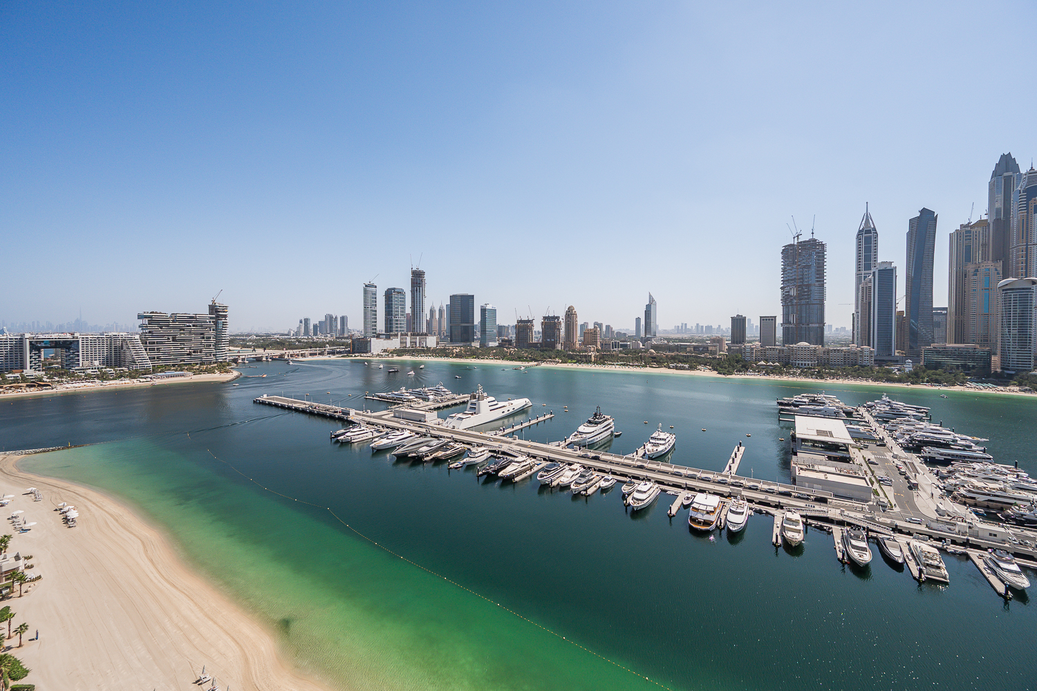 2 Bedrooms Apartment in Beach Mansion Tower 1