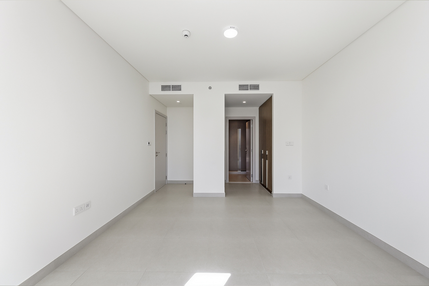 2 Bedrooms Apartment in Beach Mansion Tower 1