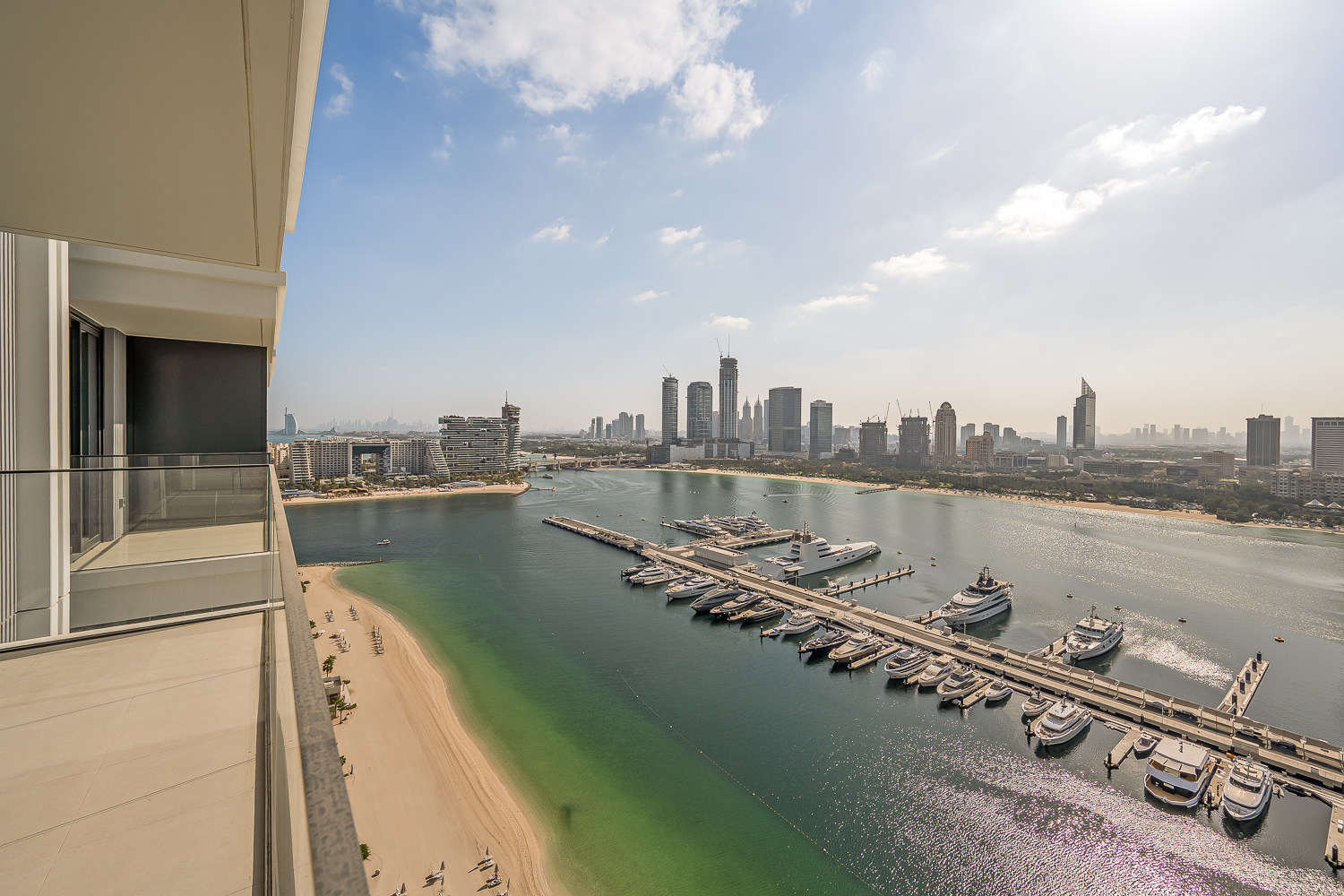 2 Bedrooms Apartment in Beach Mansion Tower 1