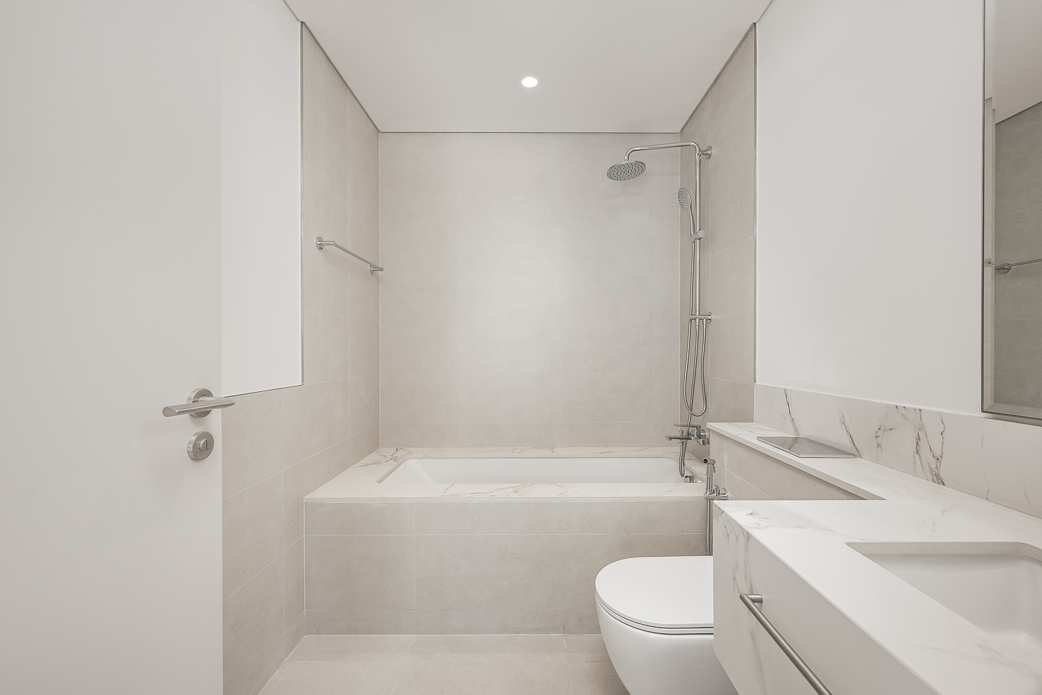 2 Bedrooms Apartment in Beach Mansion Tower 1