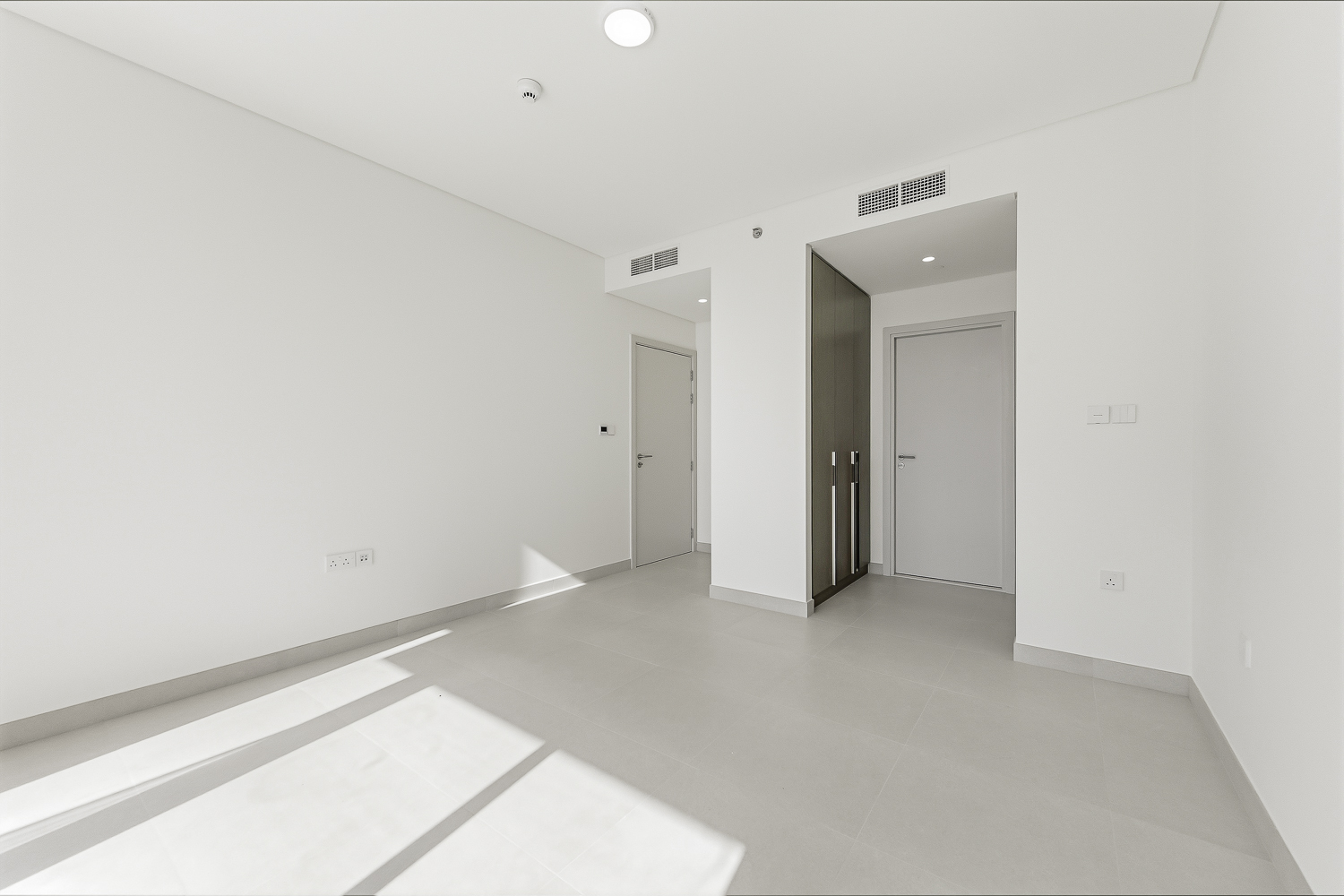 2 Bedrooms Apartment in Beach Mansion Tower 1