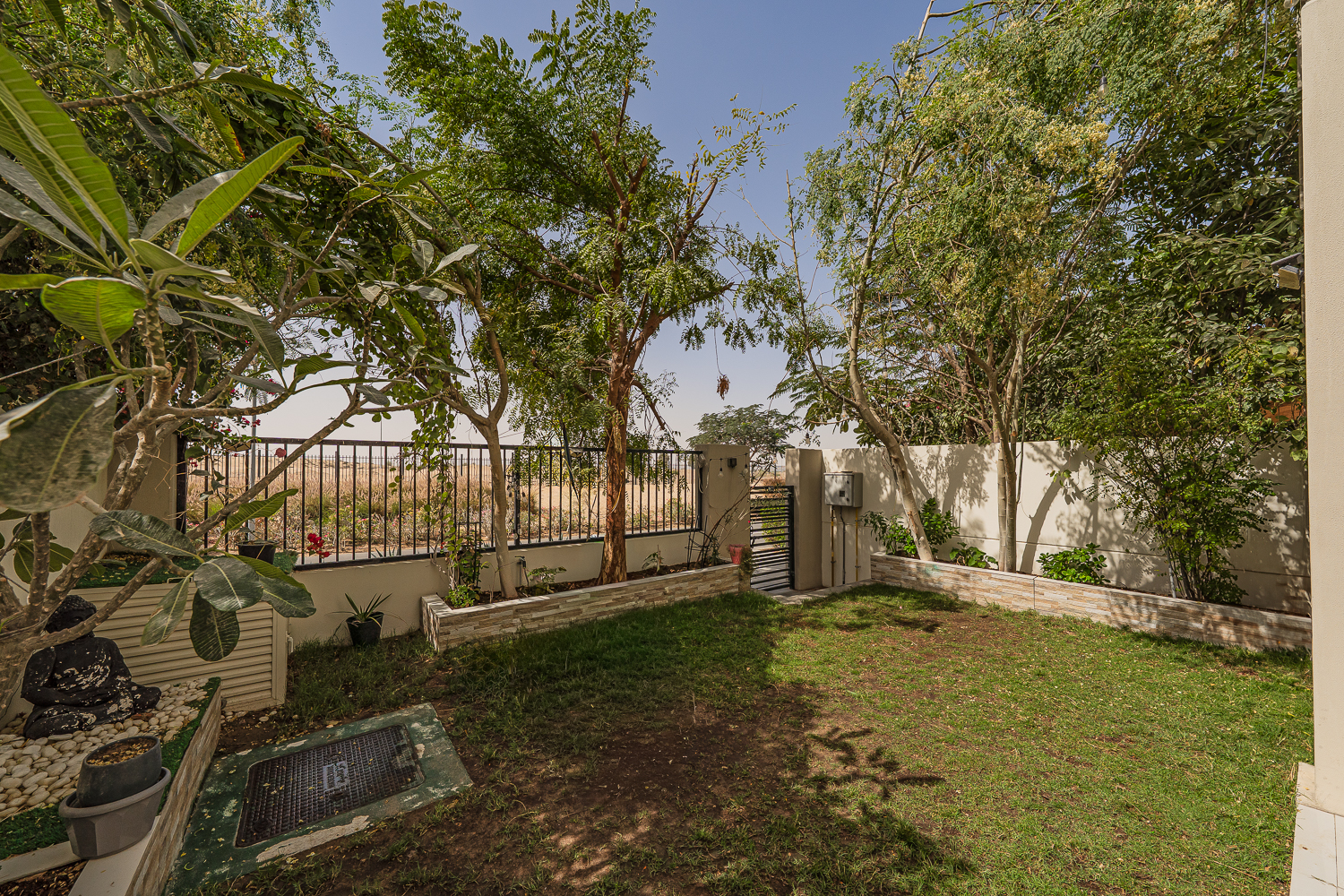 3 Bedrooms Townhouse in Sama Townhouses