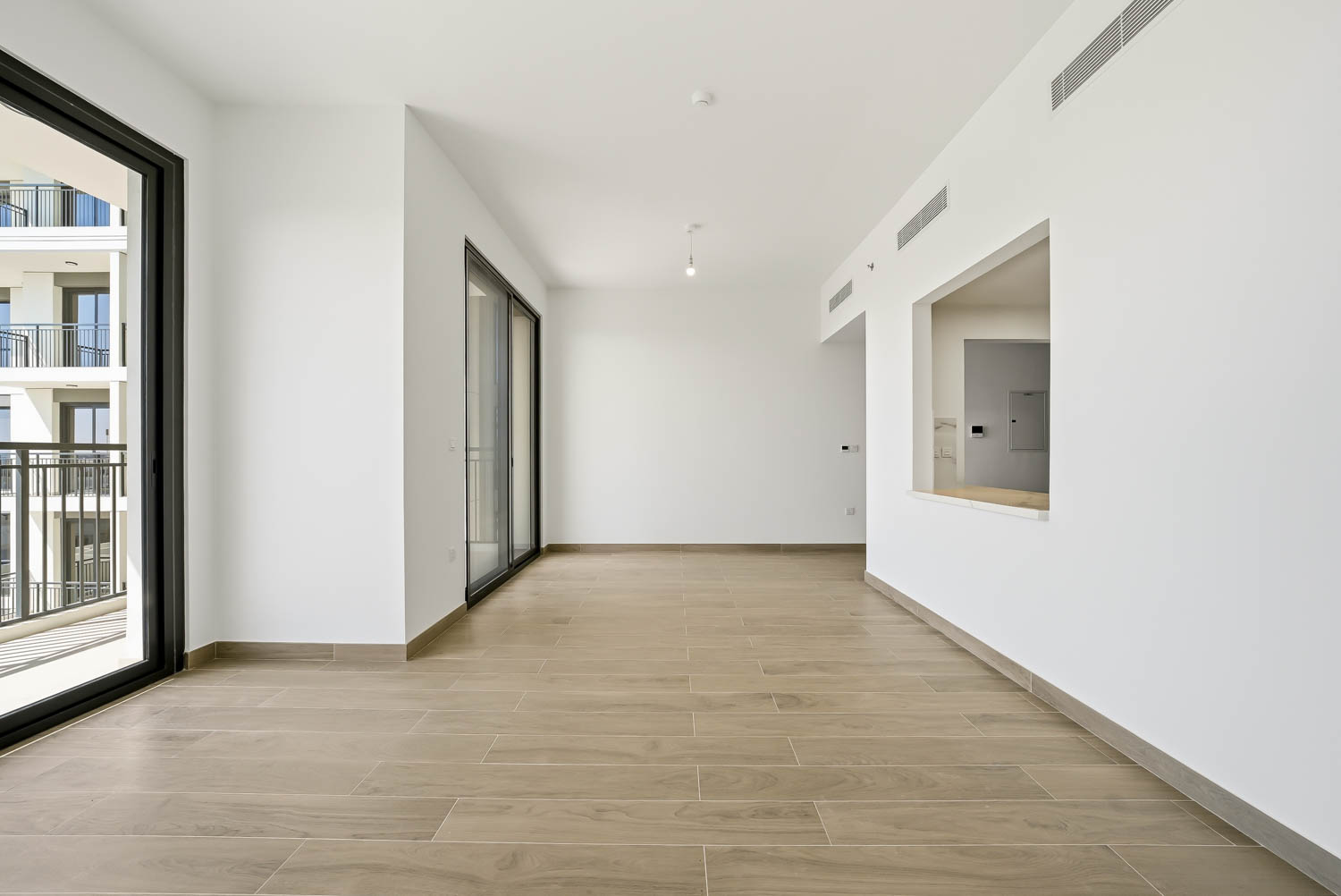 3 Bedrooms Apartment in Holland Gardens