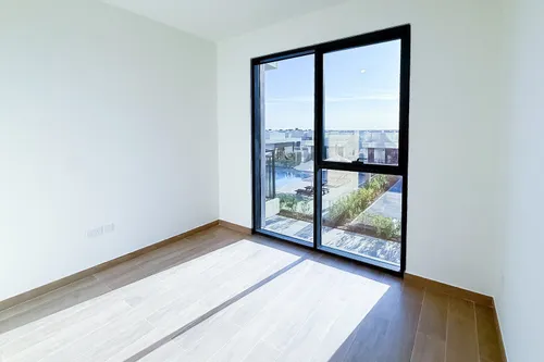 1 Bedroom Apartment in Holland Gardens