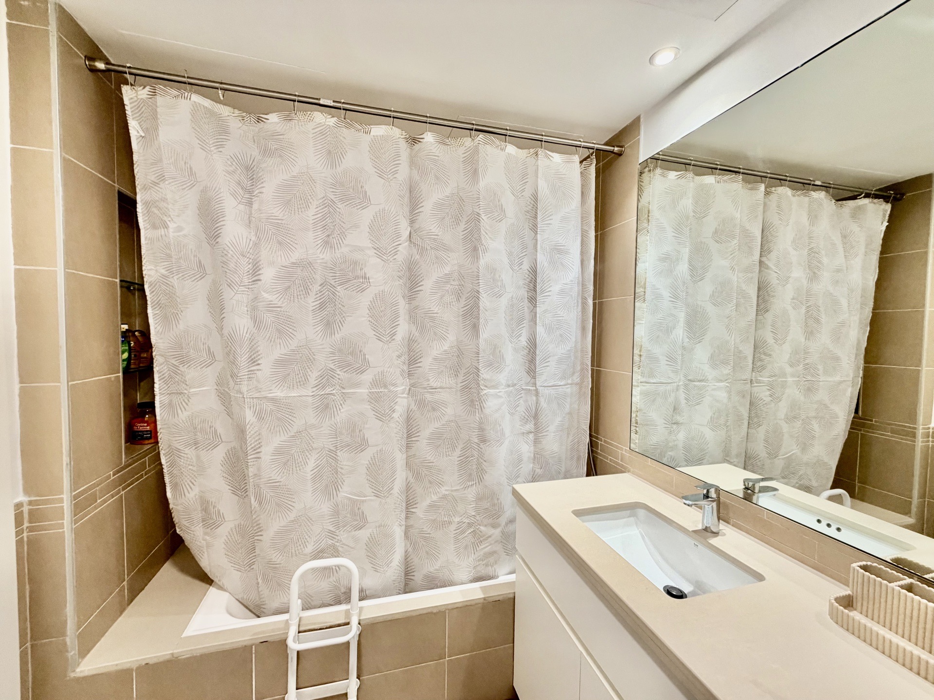 2 Bedrooms Apartment in Warda Apartments 1A