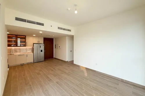 2 Bedrooms Apartment in Holland Gardens