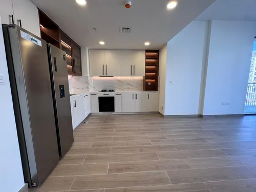 2 Bedrooms Apartment in Holland Gardens