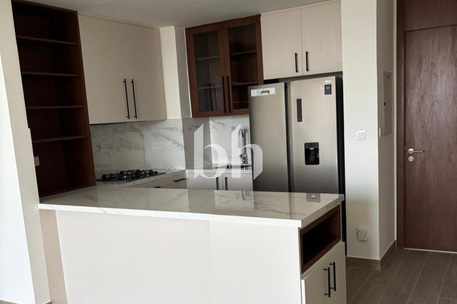 Spacious 2BR | Vacant | Town Square Living