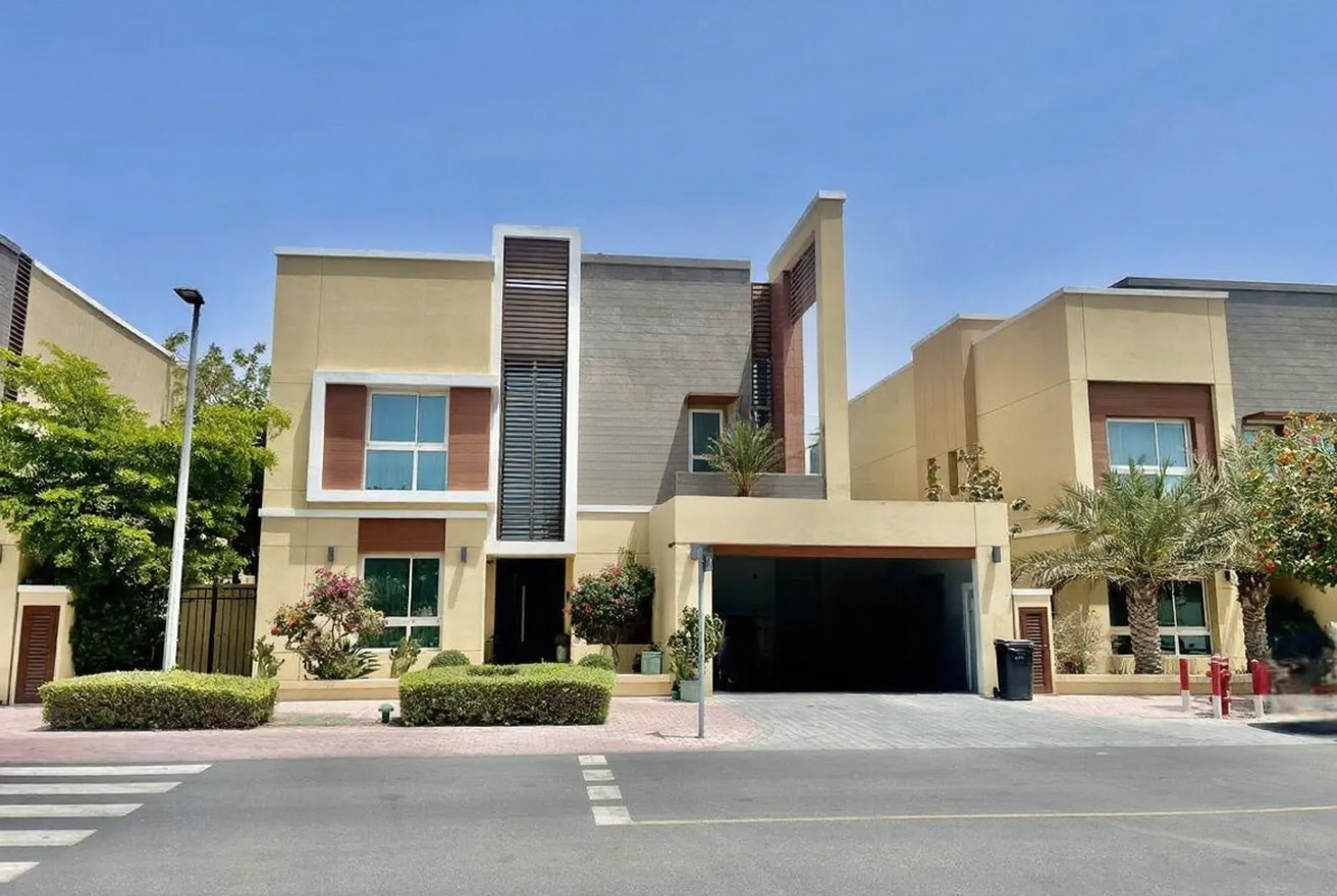 4 Bedrooms Villa in Villa Lantana 1