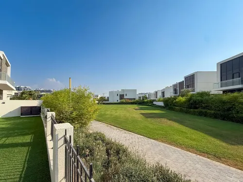 5 Bedrooms Villa in Belair Damac Hills - By Trump Estates