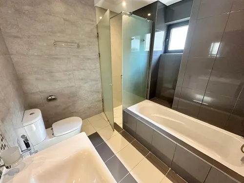 3 Bedrooms Townhouse in Topanga