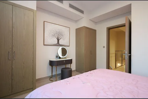 4 Bedrooms Townhouse in Silver Springs 3