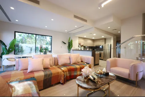 4 Bedrooms Townhouse in Silver Springs 3