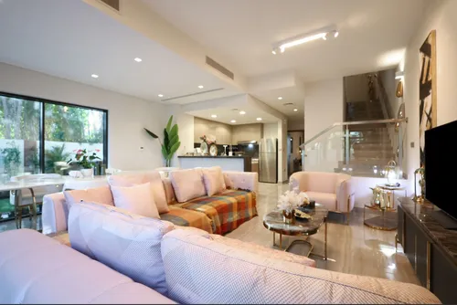 4 Bedrooms Townhouse in Silver Springs 3