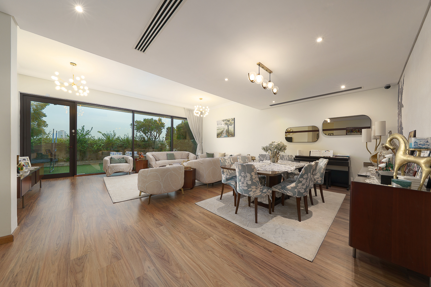 3 Bedrooms Townhouse in Silver Springs 1