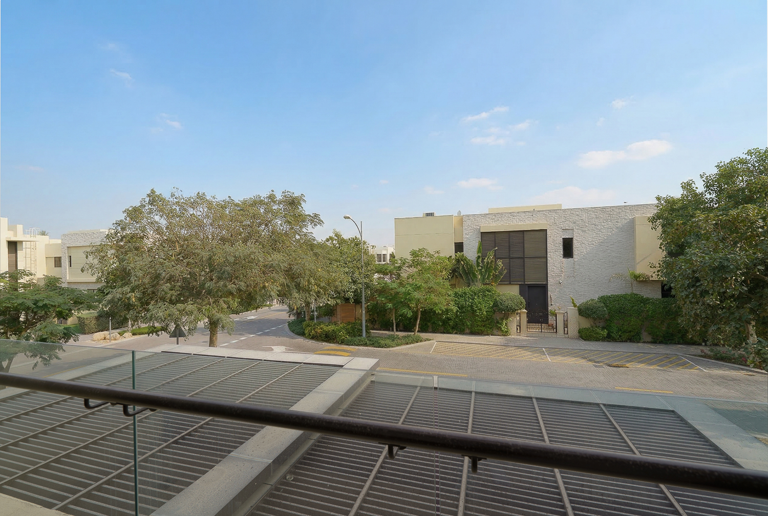 3 Bedrooms Townhouse in Silver Springs 1