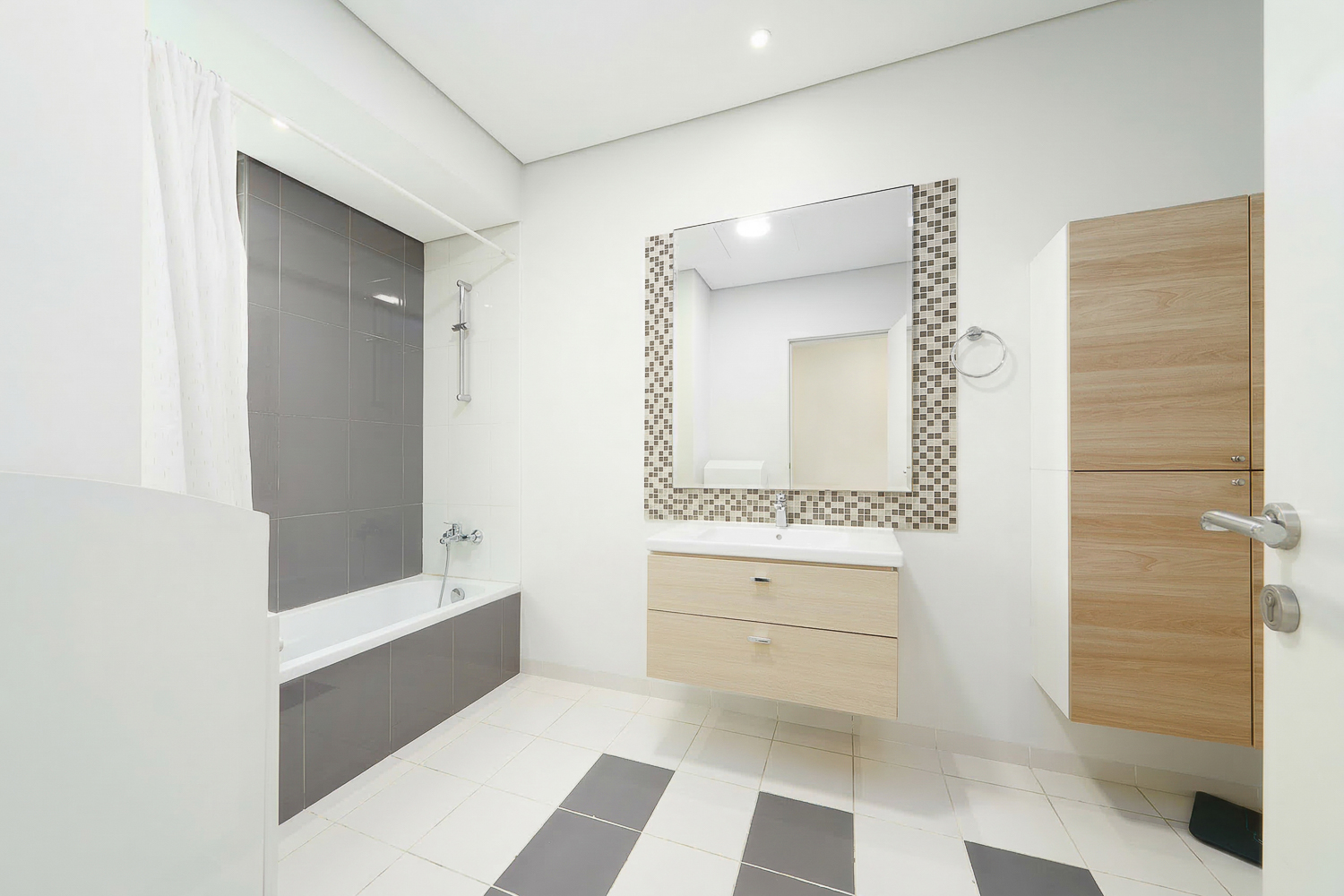 3 Bedrooms Townhouse in Silver Springs 1