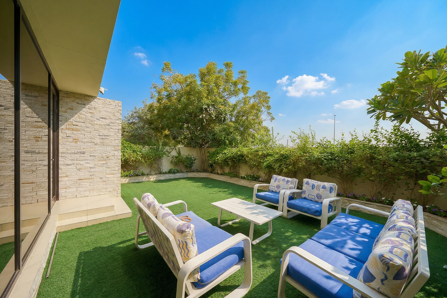 3 Bedrooms Townhouse in Silver Springs 1