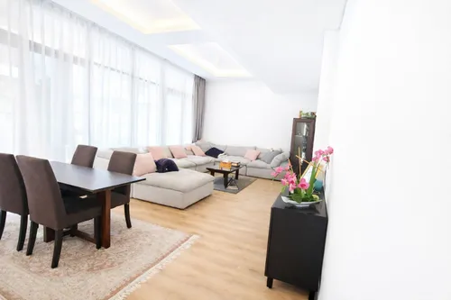 3 Bedrooms Townhouse in Phoenix