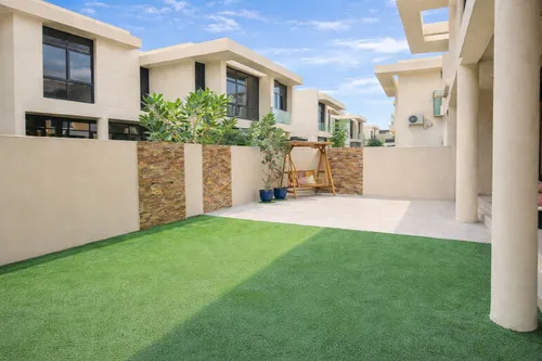 3 Bedrooms Townhouse in Phoenix