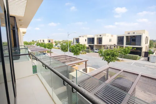 3 Bedrooms Townhouse in Phoenix