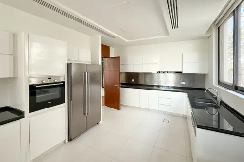 5 Bedrooms Villa in Picadilly Green