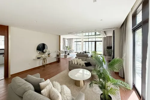 5 Bedrooms Villa in Picadilly Green
